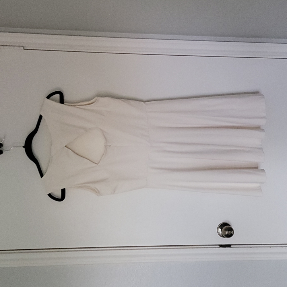 Ivory Knee Length Cynthia Rowley Size: 8 - Picture 2 of 6
